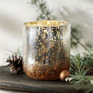 NWT! Illume winter white radiant 3 wick candle by Anthropologie